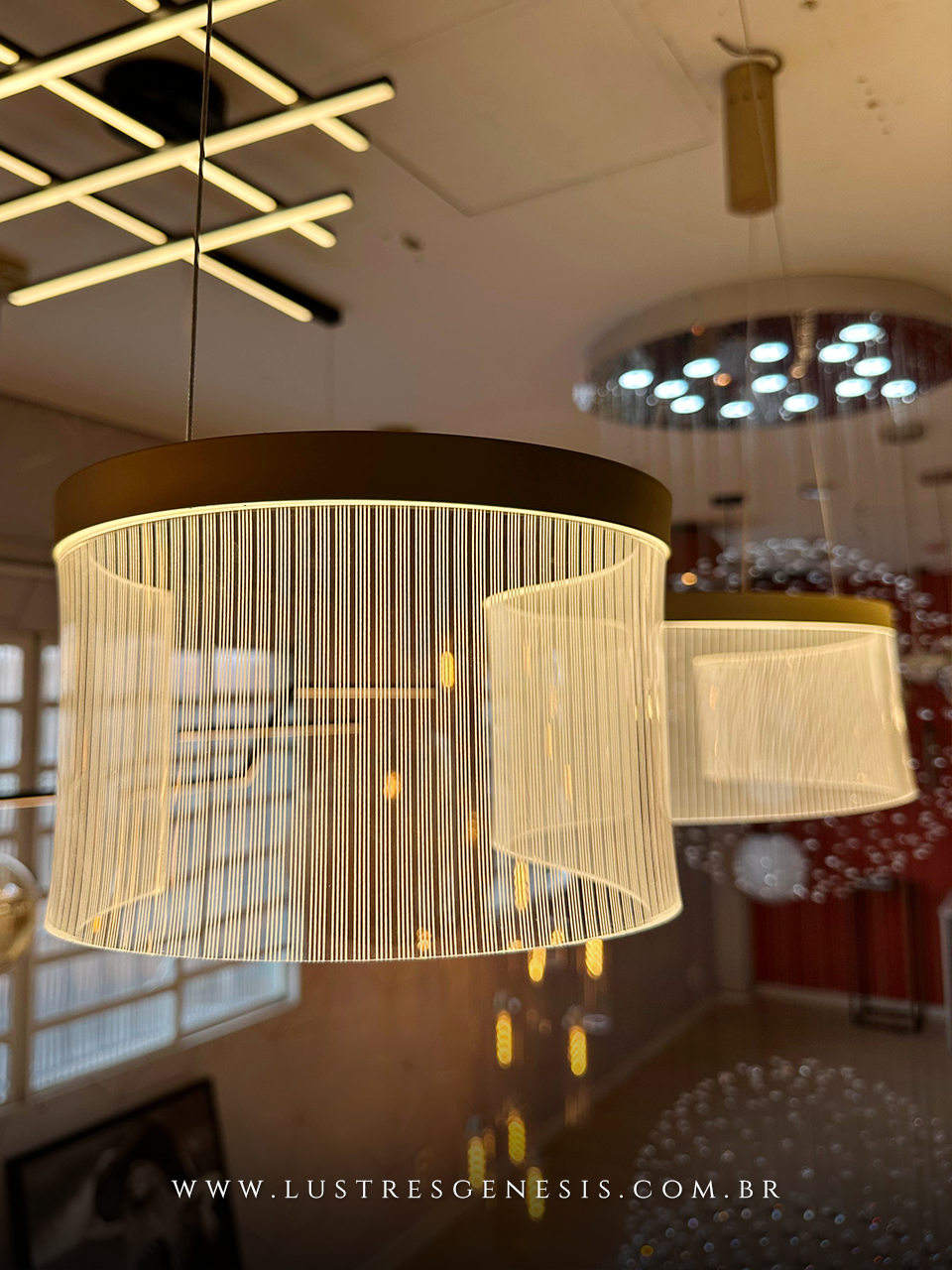 Lustre pendente moderno de LED dourado Vicent de 150cm, com design ondulado, ideal para sala de jantar, escrit&oacute;rios, apartamentos e sala de estar.